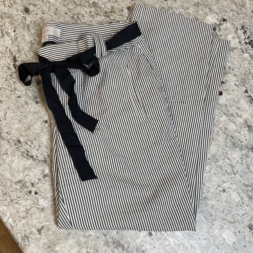 Loft size 2 Marisa cropped pants